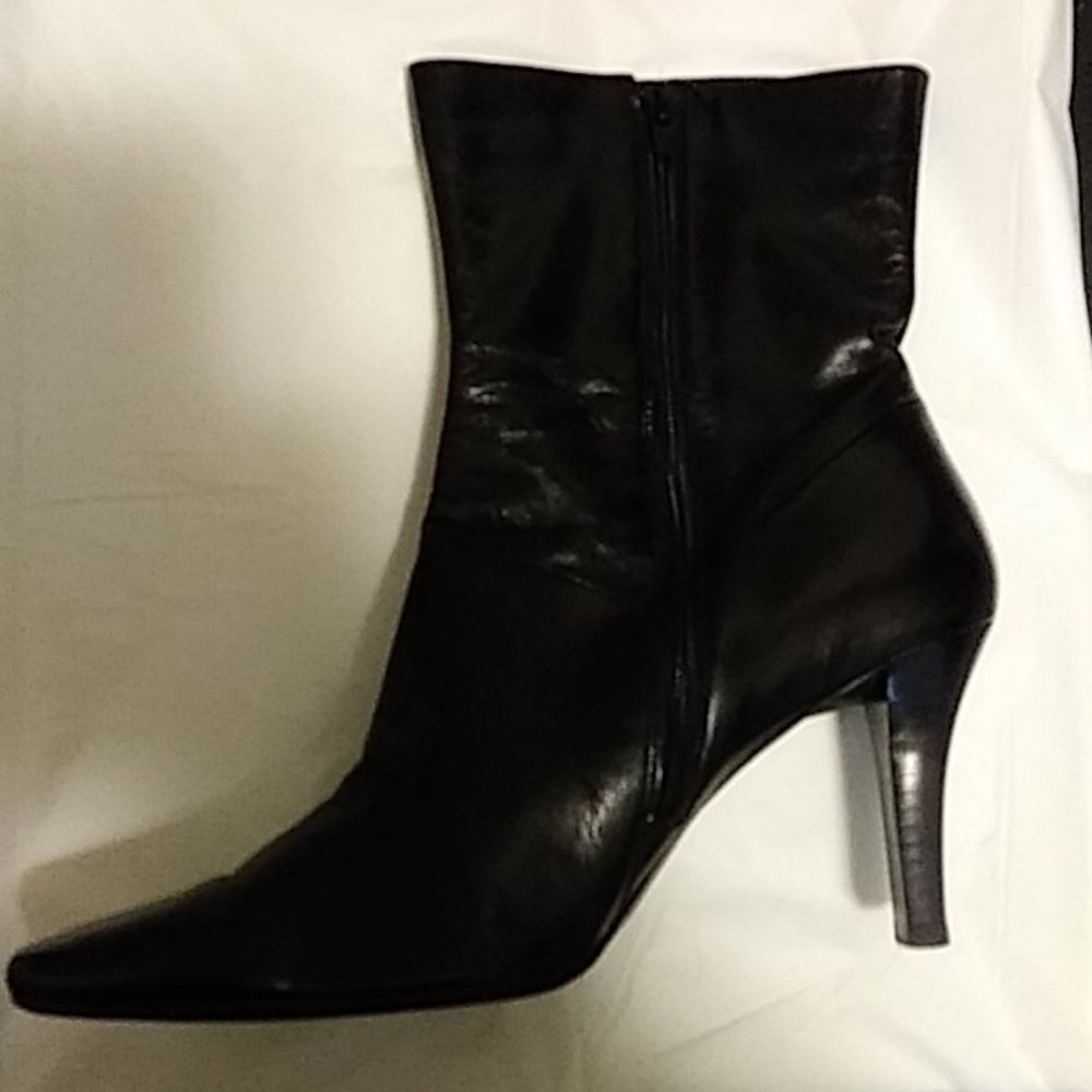 Boots - Picture 2 of 4